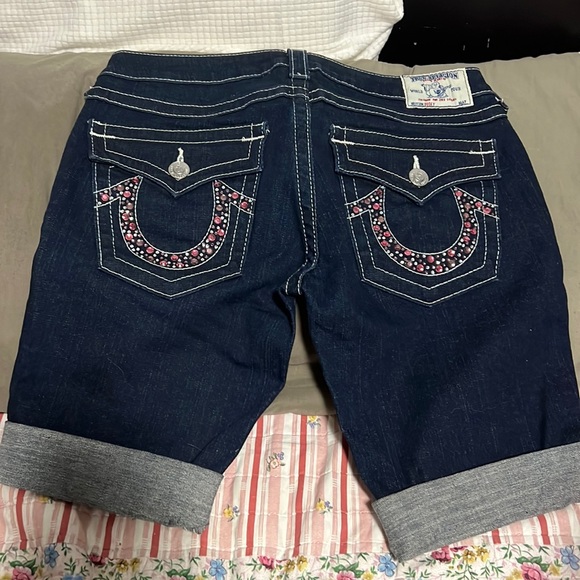 true Religion short with crystal.  had it for 2 two years , wore only twice. - Picture 1 of 4